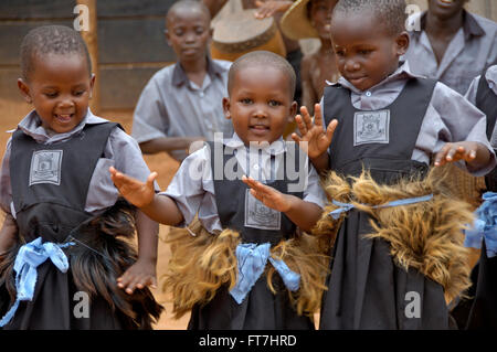 Kampala, Ouganda 12 avril 2017 enfants non identifiés dans le township school près de Kampala. La plupart des enfants peuvent aller à l'école et sont sa Banque D'Images