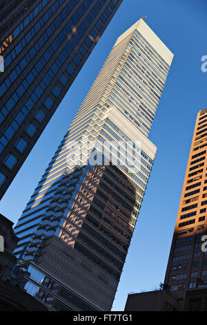 Bloomberg Tower (aussi connu sous le nom de Alexander's Tower) au coucher du soleil situé au 731 Lexington Avenue, Manhattan, New York City Banque D'Images