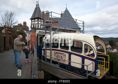 Photo shot sur un chemin de randonnée à travers une partie de Shropshire de Bewdley près de Kidderminster à Bridgnorth. Banque D'Images