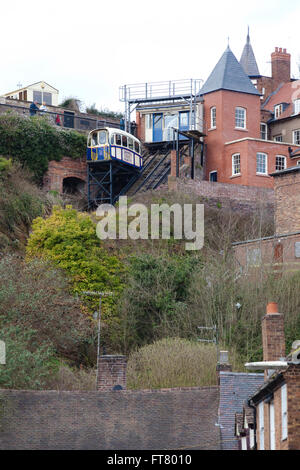 Photo shot sur un chemin de randonnée à travers une partie de Shropshire de Bewdley près de Kidderminster à Bridgnorth. La Falaise, CHEMIN DE FER À BRIDGNORTH. Banque D'Images