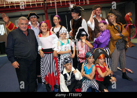 Cirque de Wookey Hole, Gerry Cottle's Hocus Pocus école de cirque pour les jeunes à Wookey Hole,,Somerset UK.un jeune'cirque' Banque D'Images