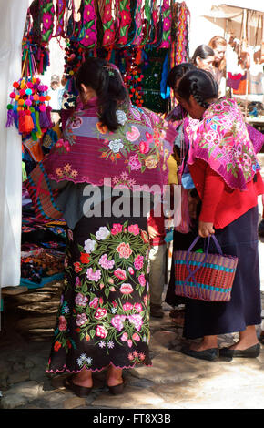 Les femmes mayas indigènes du Mexique au marché de San Cristobal de las Casas, Chiapas, Mexique Banque D'Images