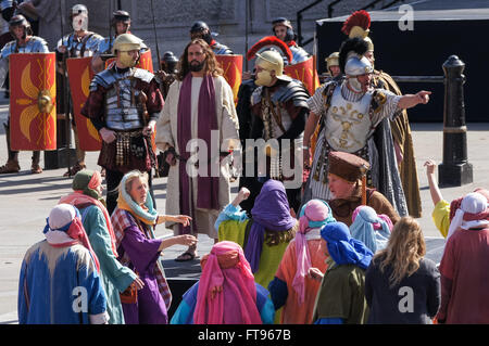 "La Passion de Jésus" à Trafalgar Square, effectuée par Wintershall Charitable Trust le Vendredi saint, Londres Angleterre Royaume-Uni UK Banque D'Images