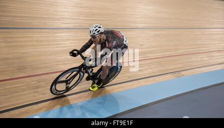 Lee Valley Velopark, Londres, Royaume-Uni. Mar 25, 2016. Le Vendredi saint le cyclisme sur piste. Hans Pirius d'Allemagne : Action Crédit Plus Sport/Alamy Live News Banque D'Images