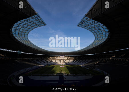 Olympiastadion Berlin, Berlin, Allemagne. Mar 26, 2016. Le Football International Friendly Allemagne contre l'Angleterre. Une vue générale de l'Olympiastadion © Plus Sport Action/Alamy Live News Banque D'Images