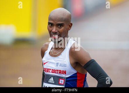 Cardiff, Royaume-Uni. 26 mars, 2016. Mo Farah (Grande-Bretagne) venant en troisième l'IAAF/ Université de Cardiff du monde de semi-marathon, Cardiff UK Samedi 26 mars 2016 Credit : Gary Mitchell/Alamy Live News Banque D'Images