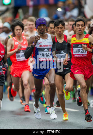 Cardiff, Royaume-Uni. 26 mars, 2016. Mo Farah (Grande-Bretagne) au début de l'IAAF/ Université de Cardiff du monde de semi-marathon, Cardiff UK Samedi 26 mars 2016 Credit : Gary Mitchell/Alamy Live News Banque D'Images