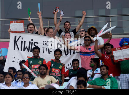 Kolkata, Inde. Mar 26, 2016. Nouvelle Zélande gagne contre le Bangladesh à Eden Garden, Kolkata par 75 s'exécute. La Nouvelle-Zélande remporte tous leurs 4 matches et devenir le leader du groupe 2. La Nouvelle-Zélande ont obtenu 145 pour 8 dans leurs 20 plus par l'aide de Kane Williamson (Joueur du Match) pour ses 42 off 32 boules. Le Bangladesh a tous notation sur 70 en plus de 15,4. © Saikat Paul/Pacific Press/Alamy Live News Banque D'Images