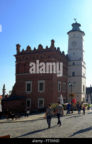 Sandomierz, Place de la vieille ville avec Marché central Hall, podkarpackie voivodship, Pologne Banque D'Images