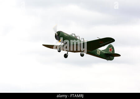 Yak Alexandre saltanov 18A 03 G-CEIB le décollage de Breighton Airfield Banque D'Images