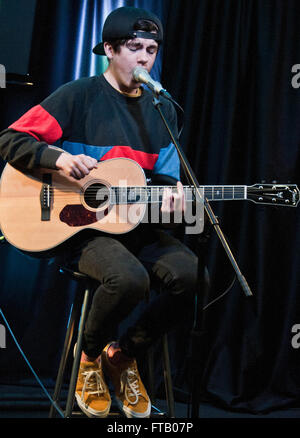 Bala Cynwyd, Pennsylvania, USA. 25 mars, 2016. British Singer-Songwriter Declan McKenna Radio 1045 visites. Banque D'Images