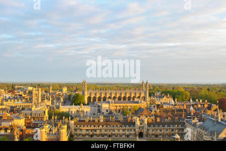 Vue panoramique de plusieurs bâtiments universitaires de Cambridge, vu de la tour de St John's College Banque D'Images