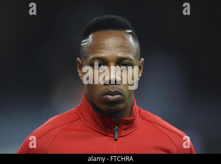 Berlin, Allemagne. Mar 26, 2016. L'Angleterre Nathanel Clyne avant le match de football amical entre l'Allemagne et l'Angleterre, à l'Olympiastadion de Berlin, Allemagne, 26 mars 2016. Photo : SOEREN STACHE/dpa/Alamy Live News Banque D'Images