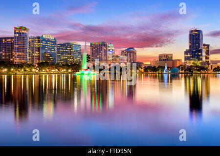 Orlando, Floride, USA Centre-ville ville de Eola Park. Banque D'Images