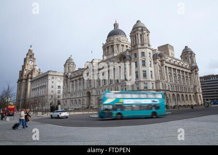 Le port de Liverpool Building (auparavant Mersey Docks and Harbour Board Bureaux, plus communément connue sous le nom de Dock Bureau), Merseyside, Royaume-Uni Banque D'Images