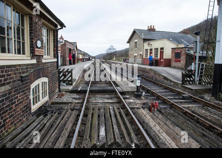 Vue de la gare de Levisham à bas les pistes du North York Moors Railway Banque D'Images