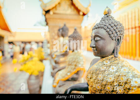 L'image de Bouddha du Wat Phra That Doi Suthep à Chiang Mai, Thaïlande Banque D'Images