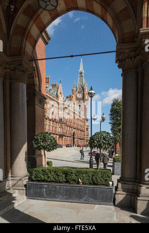 La gare de Saint-pancras, et le Renaissance Hotel, Londres St Pancras, St Pancras International, Londres, Angleterre, Grande-Bretagne, Royaume-Uni Banque D'Images