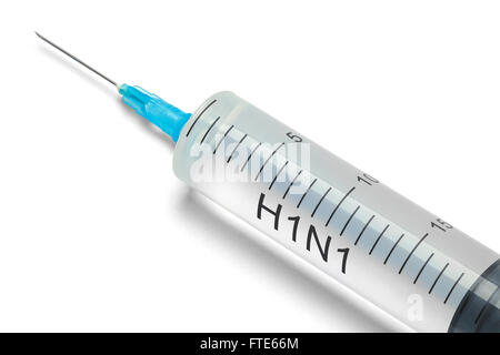 Grande Seringue avec Word H1N1 isolé sur fond blanc. Banque D'Images