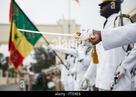 DAKAR, Sénégal (janvier 1985). 22, 2015) Les membres de l'armée du Sénégal Sénégal participent à la célébration de la Marine le 22 janvier 2015. Banque D'Images