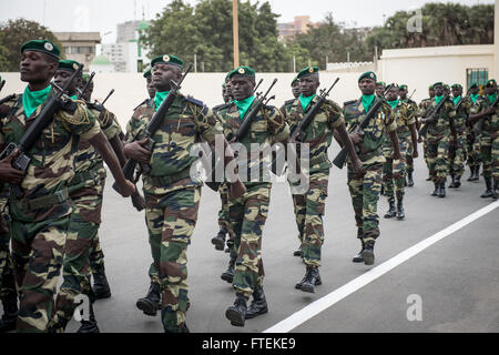 DAKAR, Sénégal (janvier 1985). 22, 2015) Les membres de l'armée du Sénégal Sénégal participent à la célébration de la Marine le 22 janvier 2015. Banque D'Images