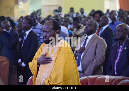 Juba, Soudan du Sud. Mar 27, 2016. Le président du Soudan du Sud, Salva Kiir Mayardit a assisté à la messe du dimanche de Pâques à St Theresa cathédrale. © Samir Bol/ZUMA/Alamy Fil Live News Banque D'Images