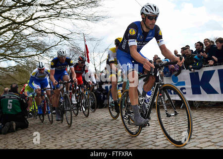 Deinze, Belgique. Mar 27, 2016. Tom Boonen (BEL) Rider de ETIXX - Quick Step sur le Kemmelberg au cours de l'UCI World Tour Flanders Classics 78ème Gent-Wevelgem course à bicyclette avec commencer à Deinze et finition en action © Wevelgem Plus Sport/Alamy Live News Banque D'Images