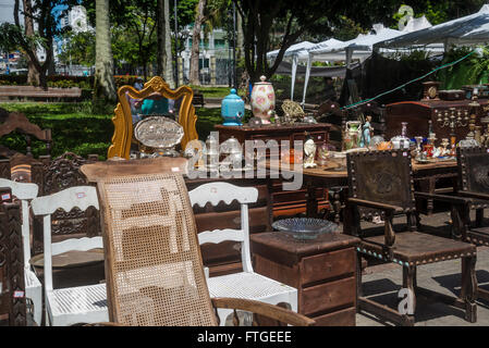 Marché des antiquaires, Largo do Campo Grande, place centrale, également connu sous le nom de la Praça 2 de Julho, Salvador, Bahia, Brésil Banque D'Images