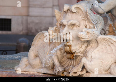 L'Italie, Lazio, Rome, Piazza Navona, Fontana del Moro, fontaine, Détail Banque D'Images