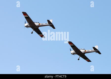 EI-HFC (170) et de l'AE-HFA (168) de l'Irish vol historique, au cours de l'affichage de l'équipe à l'Airshow écossais en 2015 Banque D'Images