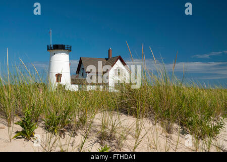 Port étape phare est un célèbre phare situé à proximité des plages de Cape Cod. Il est également connu pour sa lanterne sans tête. Banque D'Images