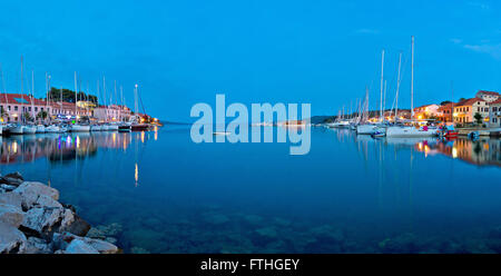 Baie de Sali soir vue, l'île de Dugi Otok en Croatie Banque D'Images