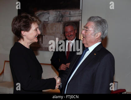 Suisse, autrichien, allemand et luxembourgeois se rencontrent au ministère des Affaires étrangères pour discuter de la crise des réfugiés en Europe comprend : Heinz Fischer, Simonetta Sommaruga Myriam Où : La ville de Luxembourg, Luxembourg, 26 février 2016 Quand : Banque D'Images