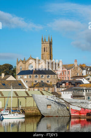 Vue sur le port de Penzance à Cornwall, Angleterre, Royaume-Uni Banque D'Images