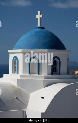 L'Église à l'île principale, Thira ou Thera, à Santorin, Grèce. Banque D'Images