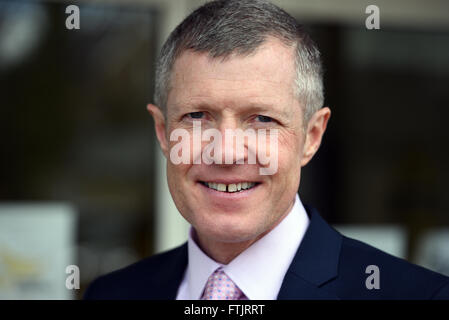 Edinburgh, Ecosse, Royaume-Uni, 29, mars 2016. Leader des libéraux démocrates écossais Willie Rennie représenté comme il campagnes dans Edimbourg pour les élections du Parlement écossais, de crédit : Ken Jack / Alamy Live News Banque D'Images