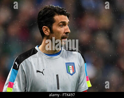 Munich, Allemagne. Mar 29, 2016. Gardien de l'Italie lors de l'international Gianluigi Buffon match de football entre l'Allemagne et l'Italie dans l'Allianz Arena de Munich, Allemagne, 29 mars 2016. Photo : Andreas GEBERT/dpa/Alamy Live News Banque D'Images