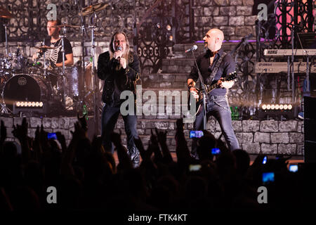 BRATISLAVA, Slovaquie - 28 mars : la performance de Tobias Sammet's Avantasia projet lors de Ghostlights World Tour à Bratislava, Slovaquie le 28 mars 2016 Banque D'Images