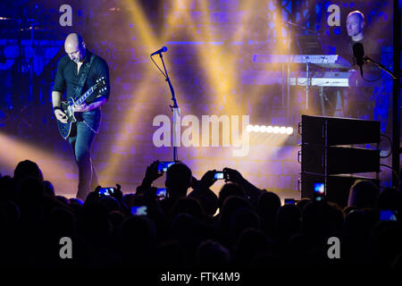 BRATISLAVA, Slovaquie - 28 mars : la performance de Tobias Sammet's Avantasia projet lors de Ghostlights World Tour à Bratislava, Slovaquie le 28 mars 2016 Banque D'Images