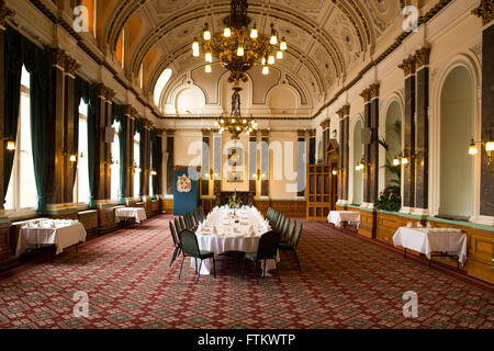 La suite de banquet à Birmingham Council House aménagé pour un déjeuner civique Banque D'Images