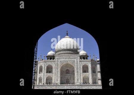 Le Mausolée du Taj Mahal - construction de marbre blanc du 17ème siècle par l'empereur Shah Jahan Banque D'Images