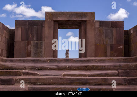 Entrée à Kalasaya Compound, Tiwanaku, Bolivie.(Espagnol: Tiahuanaco ou Tiahuanacu) est un site archéologique pré-colombien dans l'ouest de la Bolivie. Banque D'Images