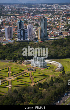 Vue aérienne du jardin avec des formes géométriques dans le style français du Jardin botanique de Curitiba Banque D'Images