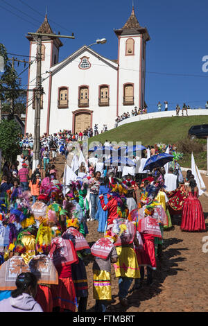 Des groupes Congada la fête de Notre-Dame du Rosaire des Noirs Banque D'Images