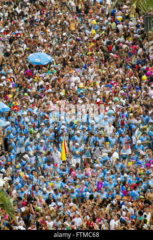 Foule à la suite de la Banda de Ipanema Banque D'Images