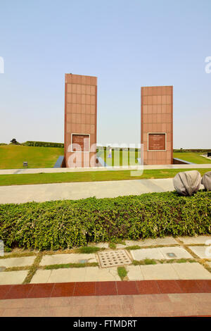 Des sculptures modernes sur l'histoire de la foi sikhe à Gourou Teg Bahadur memorial près de Delhi, Inde du Nord. Banque D'Images