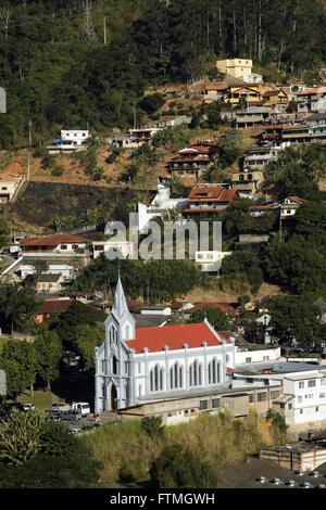 Église de petite cascade Petite chute dans le district de la ville de Petropolis Banque D'Images