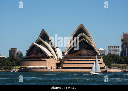 Sydney skyline shot de Kirribilli sur l'eau avec des toits de la ville en arrière-plan Banque D'Images