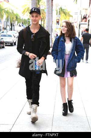 'Teen Wolf' star Cody Saintgnue repéré sur Rodeo Drive avec Madison Rothschild comprend : Cody Madison, Saintgnue où Rothschild : Los Angeles, California, United States Quand : 27 Oct 2016 Banque D'Images