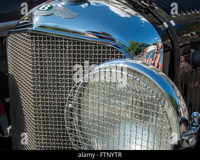 Merano, Italie - 9 juillet 2015 : phares et calandre de la Bentley speed six à Merano pendant le Tyrol du Sud classic cars rally Banque D'Images